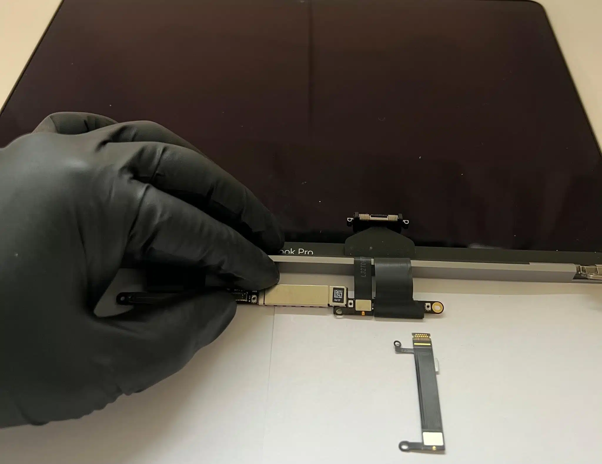 MacBook Pro flexgate repair