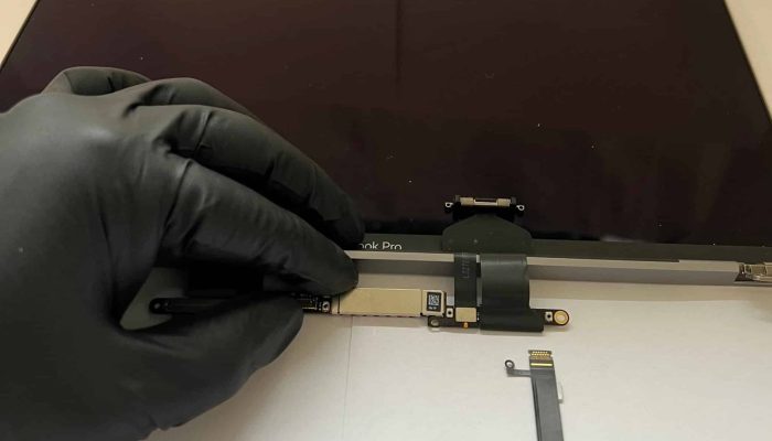 MacBook Pro flexgate repair